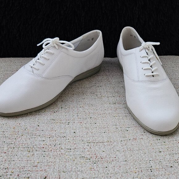 Easy Spirit Anti-Gravity Women IQ Motion10 leather Shoes Size 11 2E/D - Picture 4 of 11